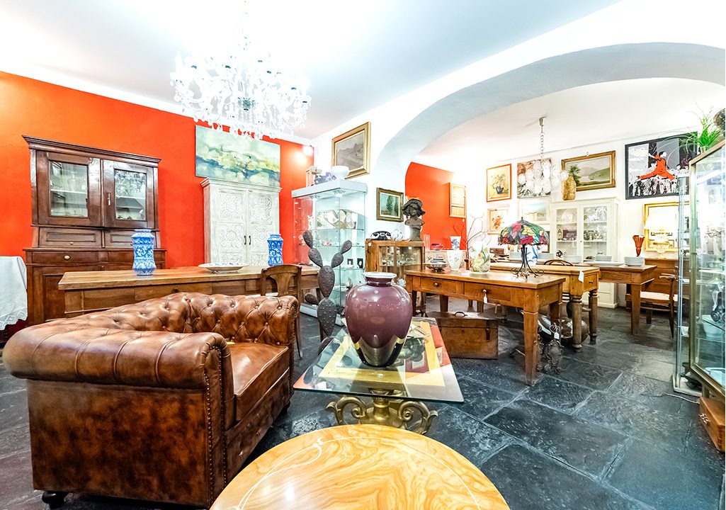 Historic store in Bellano CSIReal Estate International Network