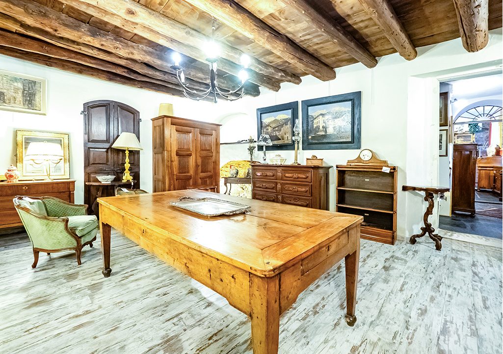 Historic store in Bellano CSIReal Estate International Network