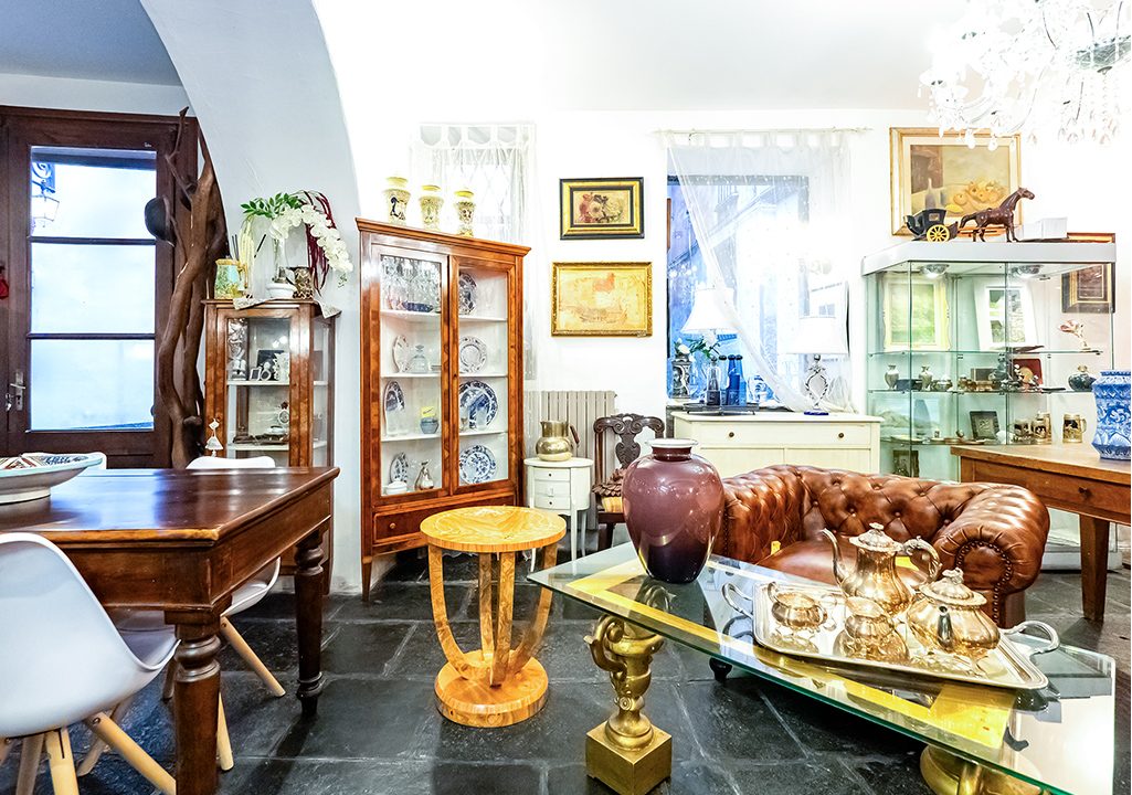 Historic store in Bellano CSIReal Estate International Network