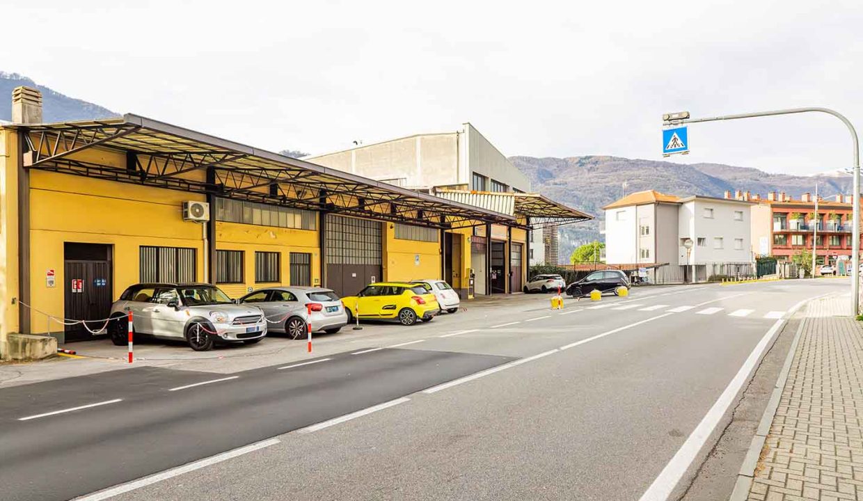 Capannone con uffici sul lago di Como ad Abbadia Lariana