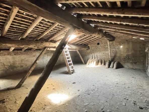 Quadrilocale storico Piacenza sottotetto