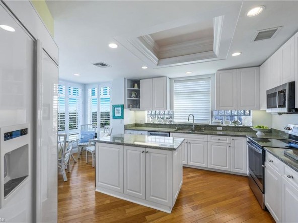 Apartment in Barefoot Beach Florida