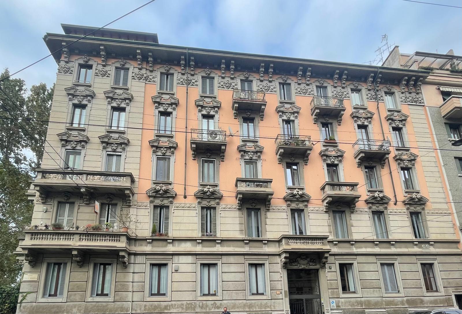 Apartment in historic building in Milan