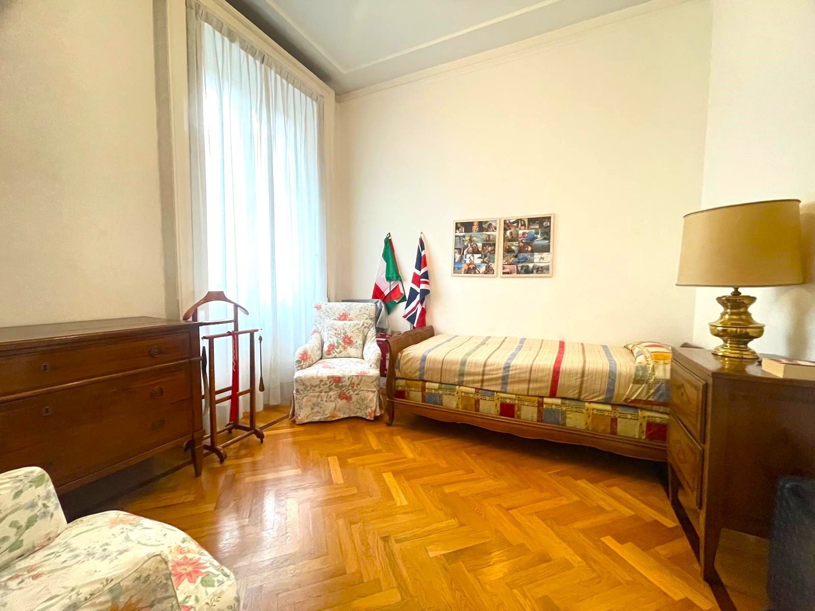 Apartment in historic building in Milan