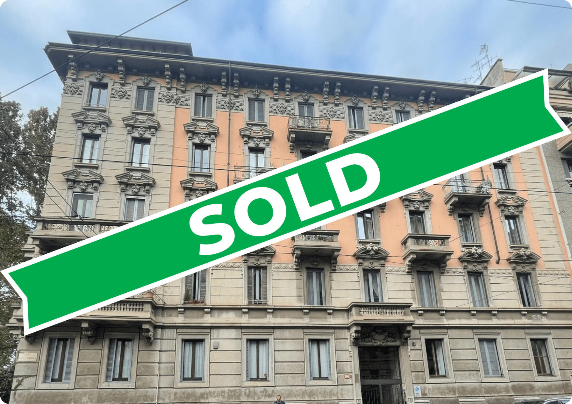 ITALY - Apartment in historic building in Milan