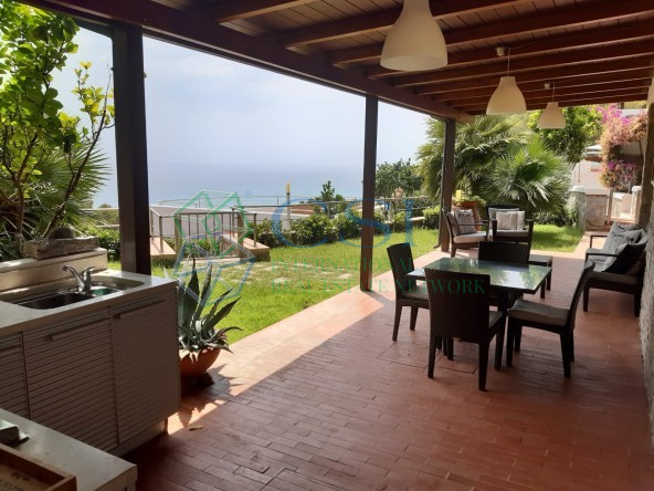 TRILOCALE VISTA MARE ISOLA D'ELBA VERANDA