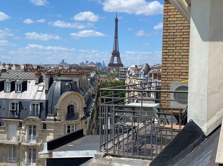 Bilocale a Parigi 1