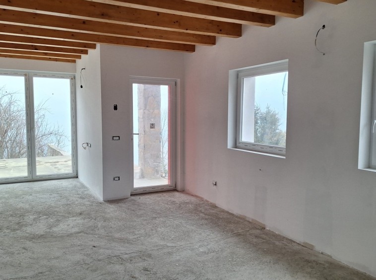 ITALIA - Villa di nuova costruzione a Varenna sul lago di Como