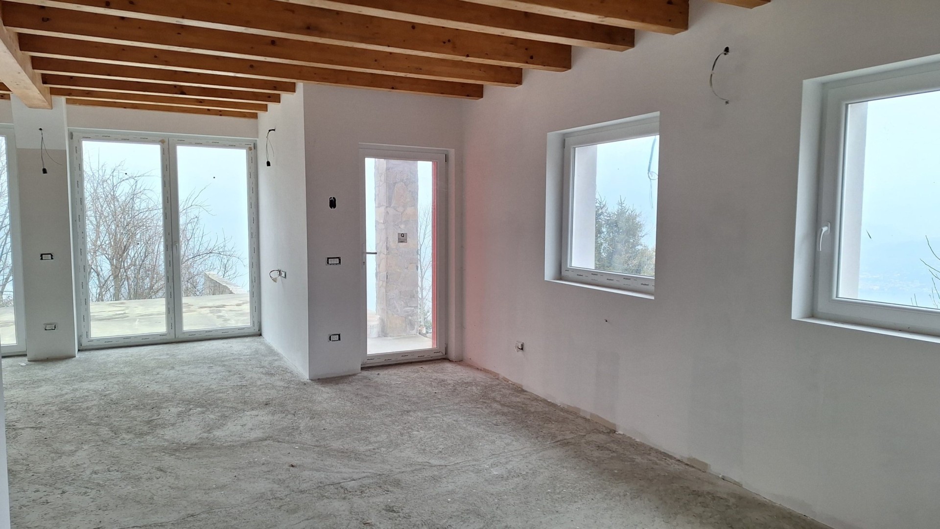 ITALIA - Villa di nuova costruzione a Varenna sul lago di Como