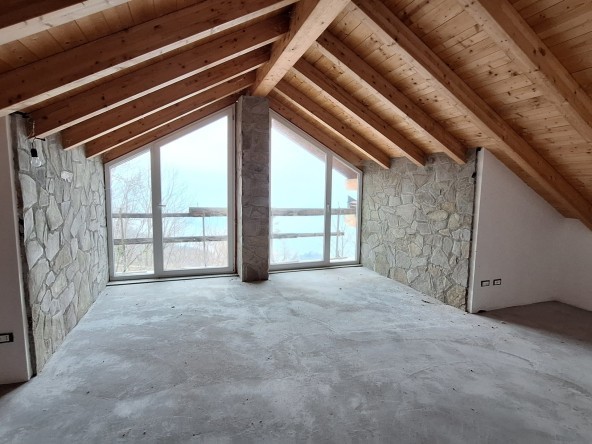 ITALIA - Villa di nuova costruzione a Varenna sul lago di Como