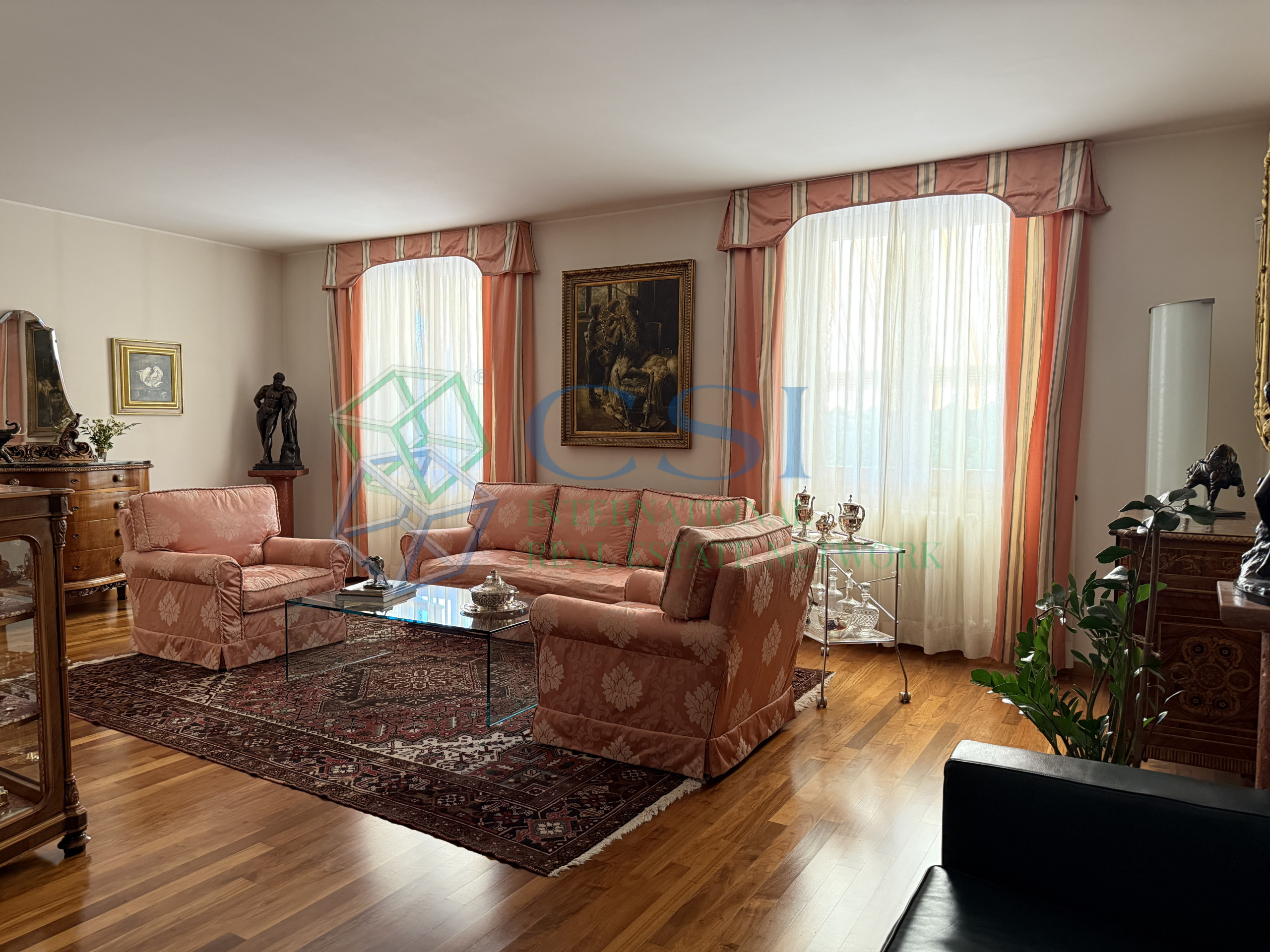VILLA A MERONE CON PISCINA