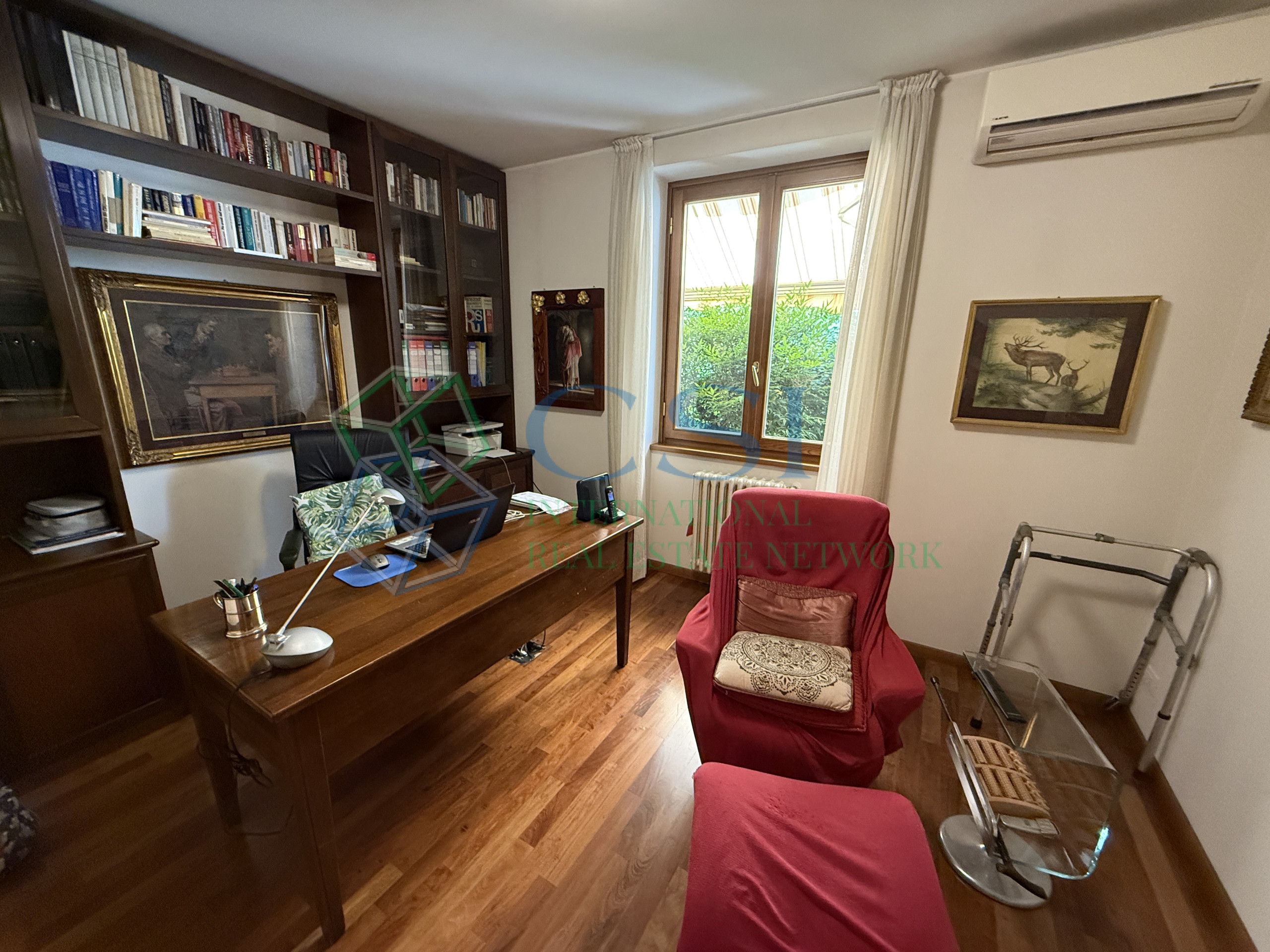 VILLA A MERONE CON PISCINA