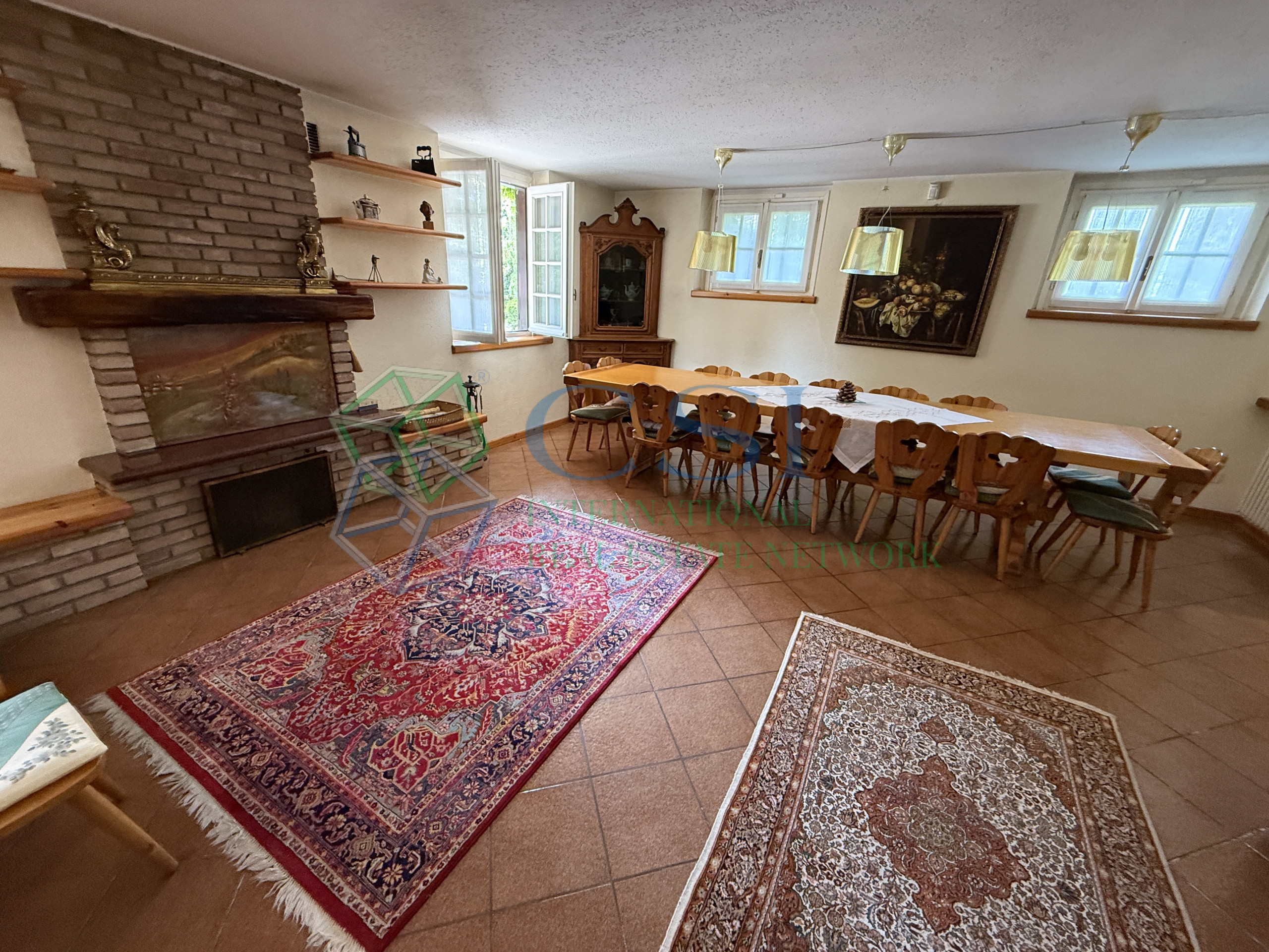 VILLA A MERONE CON PISCINA