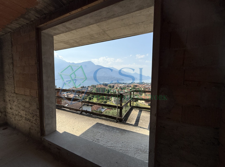 ITALIA - Complesso immobiliare al rustico Gravedona