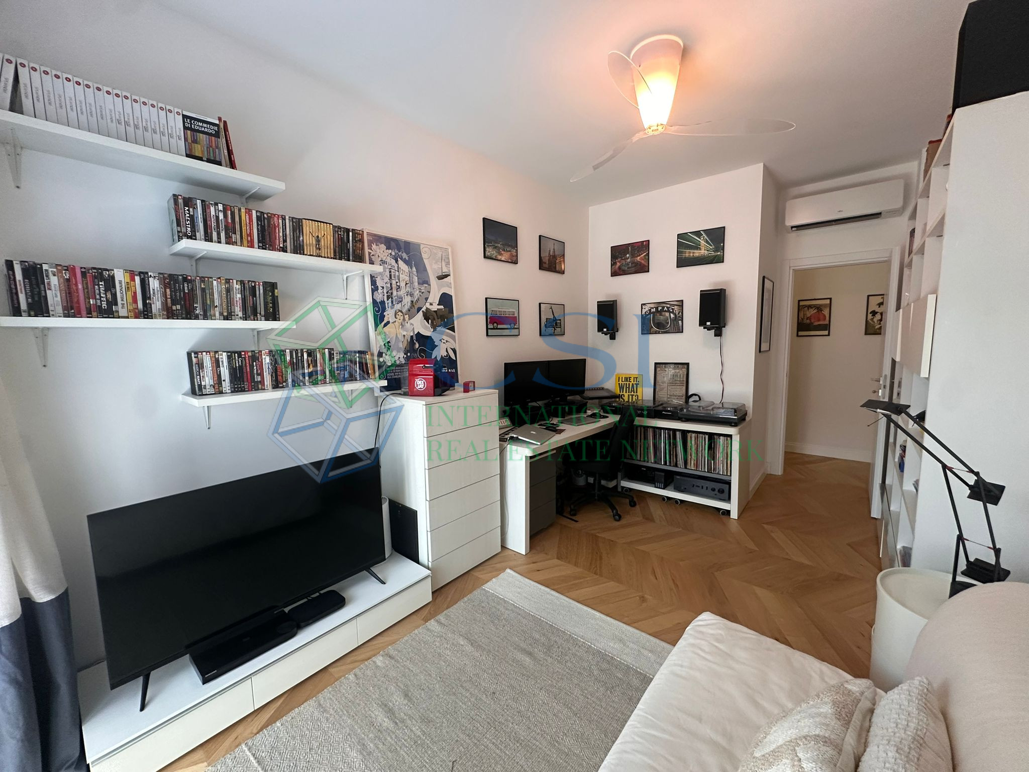 ITALIA - Esclusivo quadrilocale a Milano zona Isola